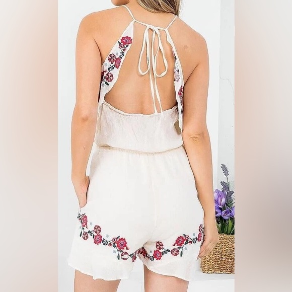 Ivory Floral Romper - Picture 2 of 2